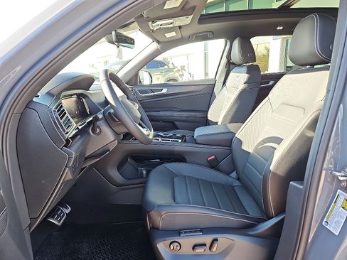 New 2026 Volkswagen Atlas Cross Sport SEL R-Line image 10