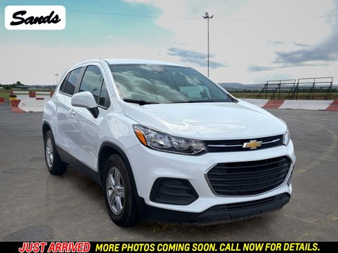 Used 2022 Chevrolet Trax LS w/ Tint and Cruise Package FWD image 1