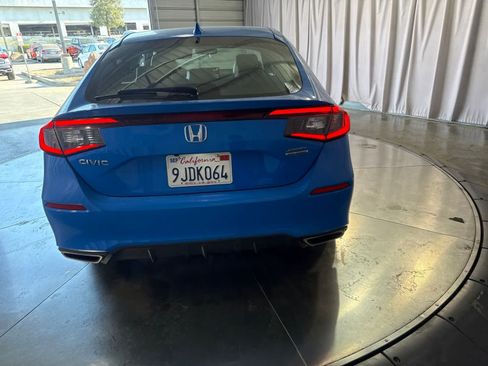 Used 2023 Honda Civic Sport Touring image 6