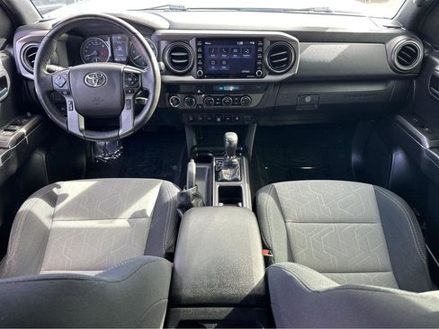 Used 2021 Toyota Tacoma TRD Sport image 4