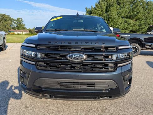 Used 2023 Ford Expedition Max Limited AWD/4WD image 2