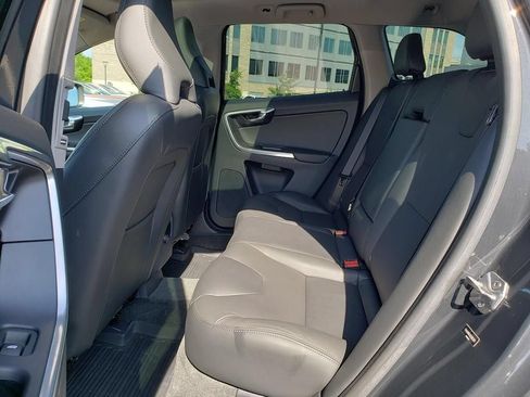 Used 2016 Volvo XC60 T6 w/ Proximity Package AWD/4WD image 34