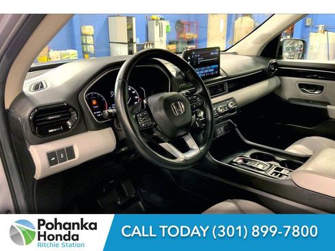 Used 2025 Honda Pilot EX-L image 14