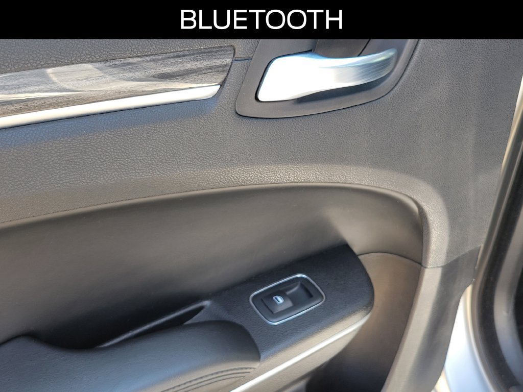 Used 2021 Chrysler 300 Touring RWD image 14
