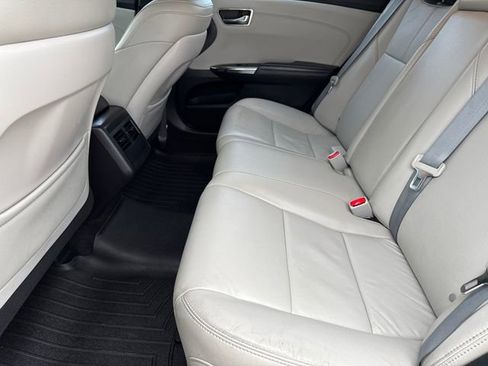 Used 2016 Toyota Avalon Touring image 17