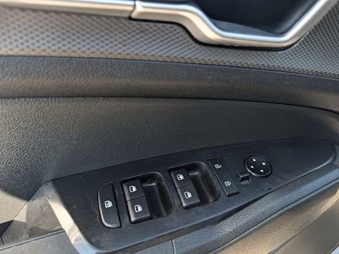 Used 2023 Kia Sportage LX image 10