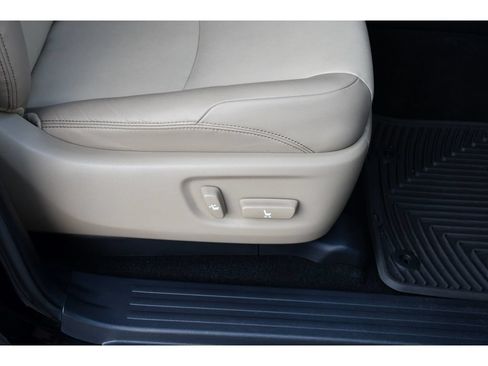 Used 2015 Toyota 4Runner SR5 Premium AWD/4WD image 32