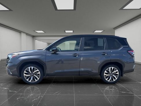 Used 2025 Subaru Forester Touring AWD/4WD image 9