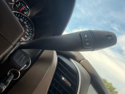 Used 2020 GMC Yukon XL SLE w/ SLE Value Package RWD image 22