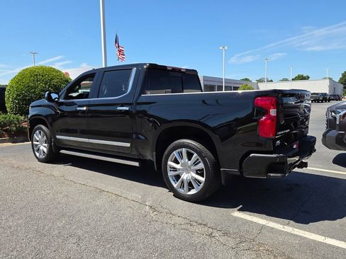 Used 2025 Chevrolet Silverado 1500 High Country AWD/4WD image 9