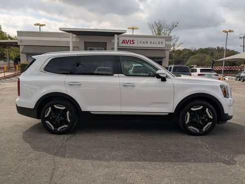 Used 2025 Kia Telluride S image 6