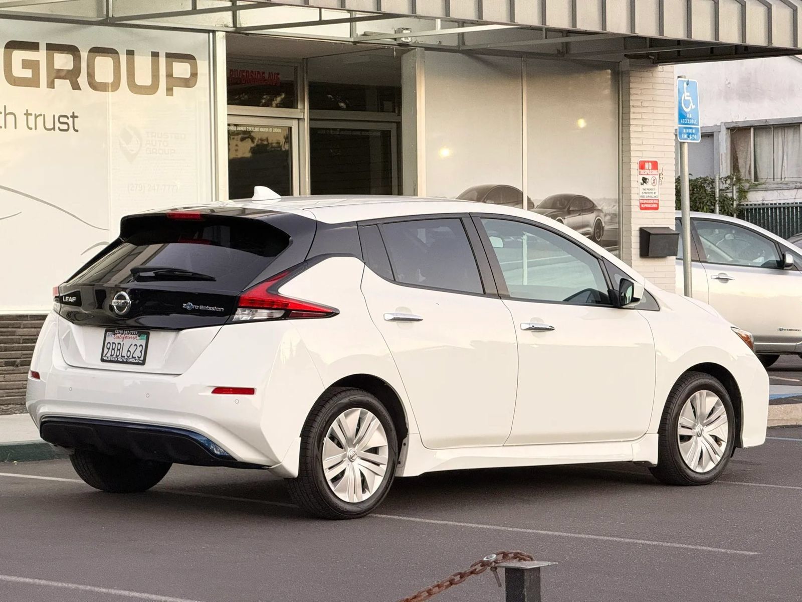 Used 2022 Nissan Leaf S FWD image 8
