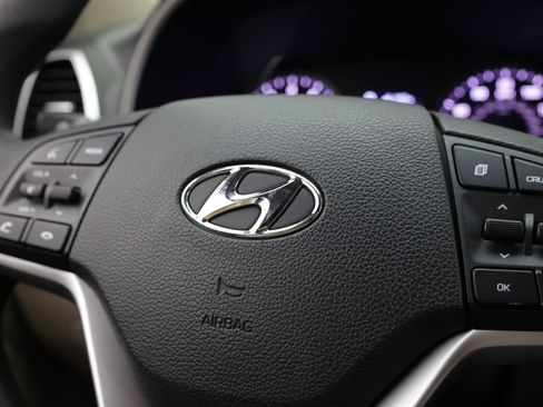 Used 2019 Hyundai Tucson Value FWD image 28