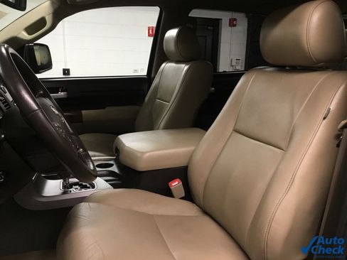 Used 2010 Toyota Tundra Limited image 31