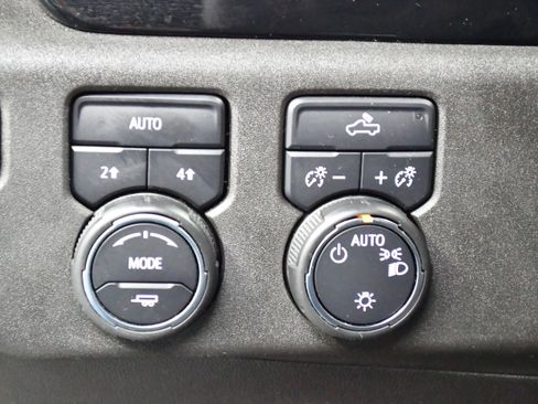 Used 2024 Chevrolet Silverado 1500 LT AWD/4WD image 13