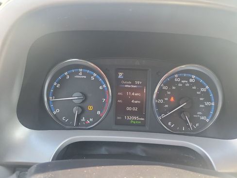 Used 2016 Toyota RAV4 Limited image 32