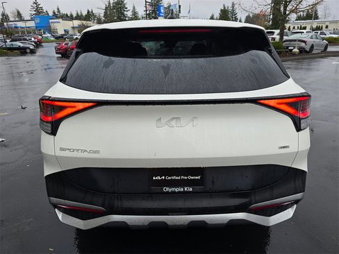 Used 2023 Kia Sportage LX image 5