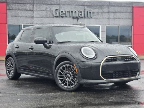 Used 2026 MINI Cooper 4-Door Hardtop FWD image 2