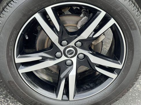 Used 2024 Volvo XC40 B5 Core AWD/4WD image 5