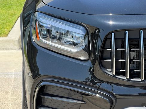 Used 2025 Mercedes-Benz GLB 35 AMG 4MATIC image 7