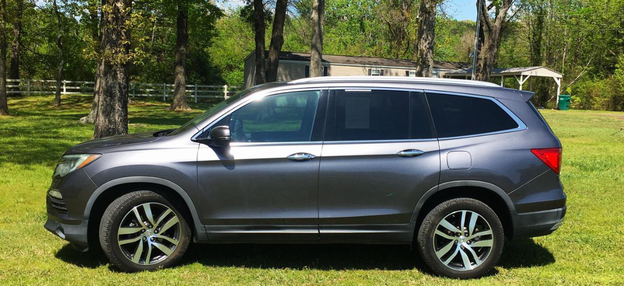 Used 2017 Honda Pilot Elite image 2