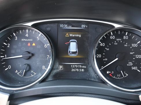 Used 2015 Nissan Rogue SV FWD image 11