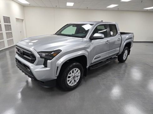 New 2026 Toyota Tacoma SR5 AWD/4WD image 2