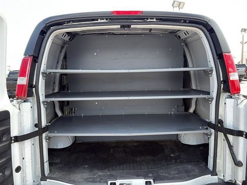 Used 2020 Chevrolet Express 2500 RWD image 15