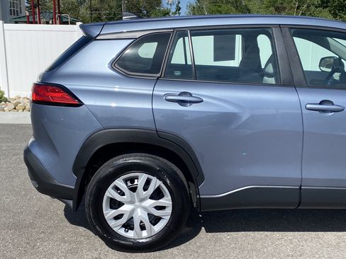 Used 2025 Toyota Corolla Cross L AWD/4WD image 6