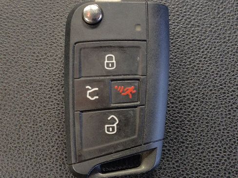 Used 2021 Volkswagen Jetta SE FWD image 32