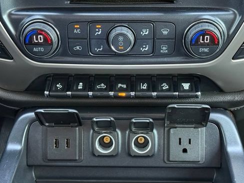 Used 2019 GMC Sierra 2500 Denali w/ Duramax Plus Package AWD/4WD image 24