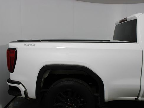 Used 2025 GMC Sierra 1500 Elevation image 39