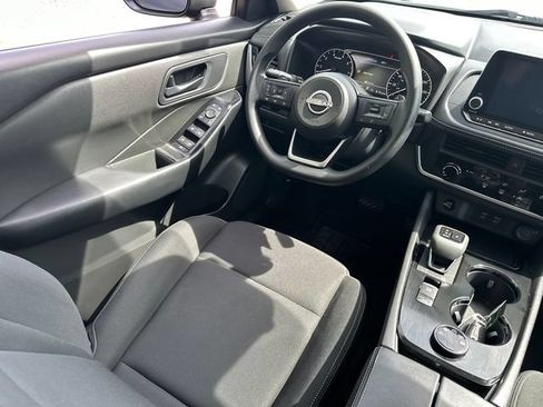 Used 2024 Nissan Rogue S AWD/4WD image 19