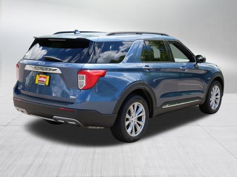 Used 2020 Ford Explorer XLT w/ Equipment Group 202A AWD/4WD image 7