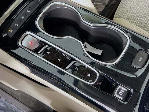 Certified 2022 Buick Envision Preferred AWD/4WD image 16
