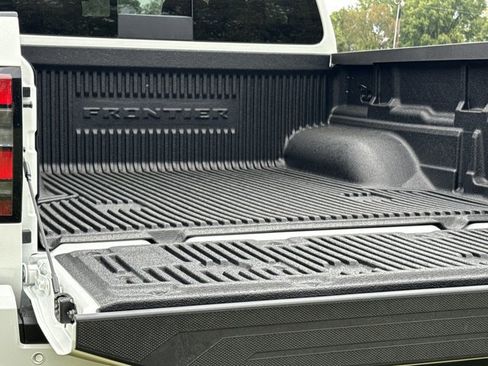 New 2026 Nissan Frontier SV image 9