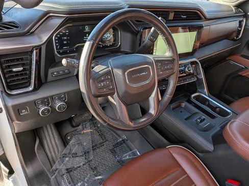 Used 2024 GMC Sierra 2500 Denali Ultimate AWD/4WD image 2