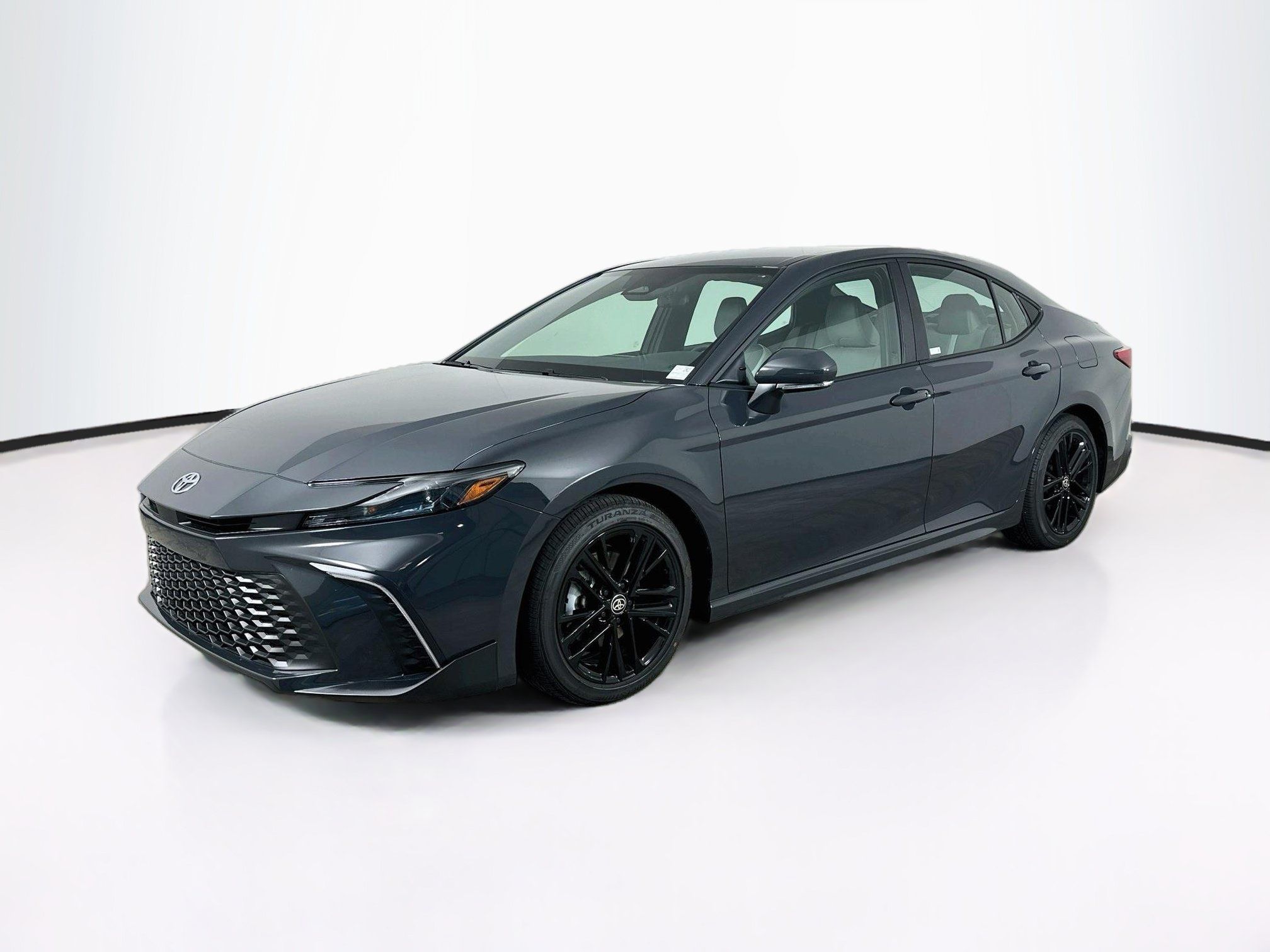 Used 2026 Toyota Camry SE FWD image 3