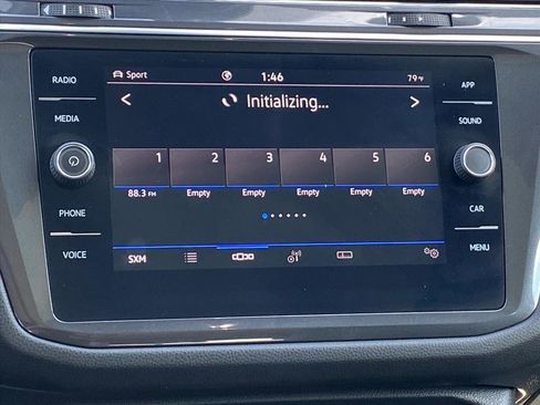 Certified 2022 Volkswagen Tiguan SE image 9