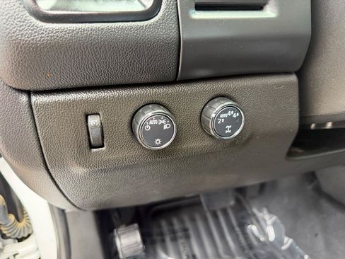 Used 2022 Chevrolet Colorado LT w/ Fleet Safety Package AWD/4WD image 16