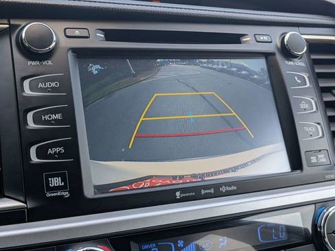 Used 2016 Toyota Highlander Limited w/ Driver Technology Package FWD image 20
