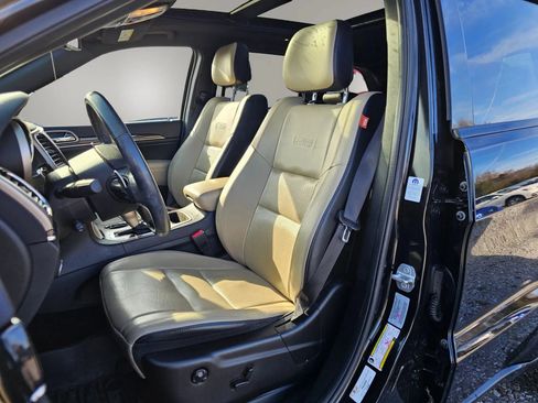 Used 2016 Jeep Grand Cherokee Limited 75th Anniversary RWD image 3