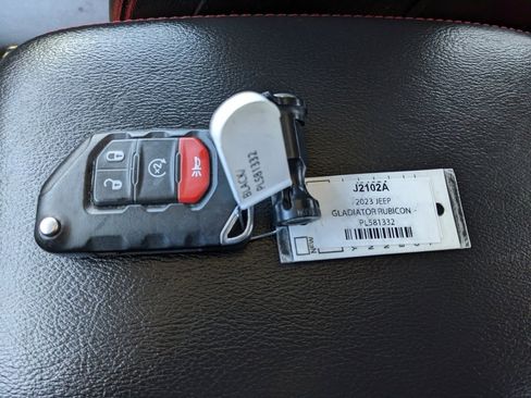 Used 2023 Jeep Gladiator Rubicon w/ Cold Weather Group image 38