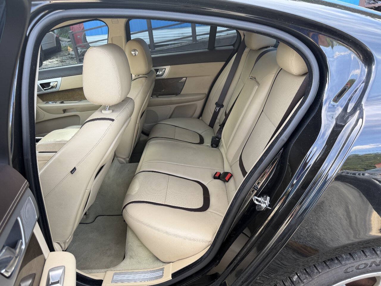 Used 2013 Jaguar XF Supercharged RWD image 12