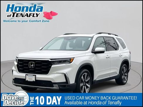 Used 2023 Honda Pilot Touring image 2