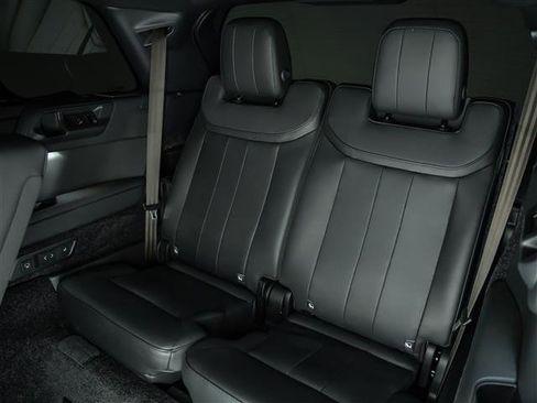 Used 2025 Land Rover Range Rover Long Wheelbase Autobiography image 16