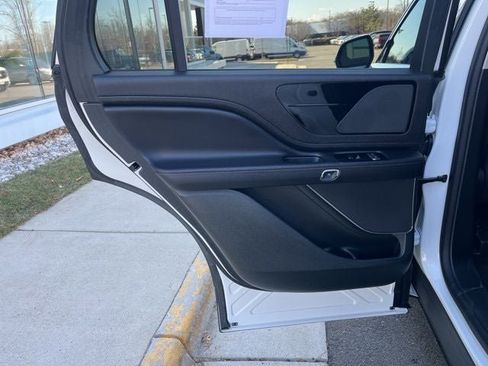 Certified 2024 Lincoln Aviator AWD w/ Premium Package image 20