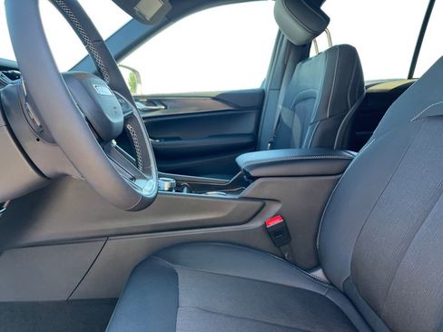 New 2025 Jeep Grand Cherokee Laredo image 19