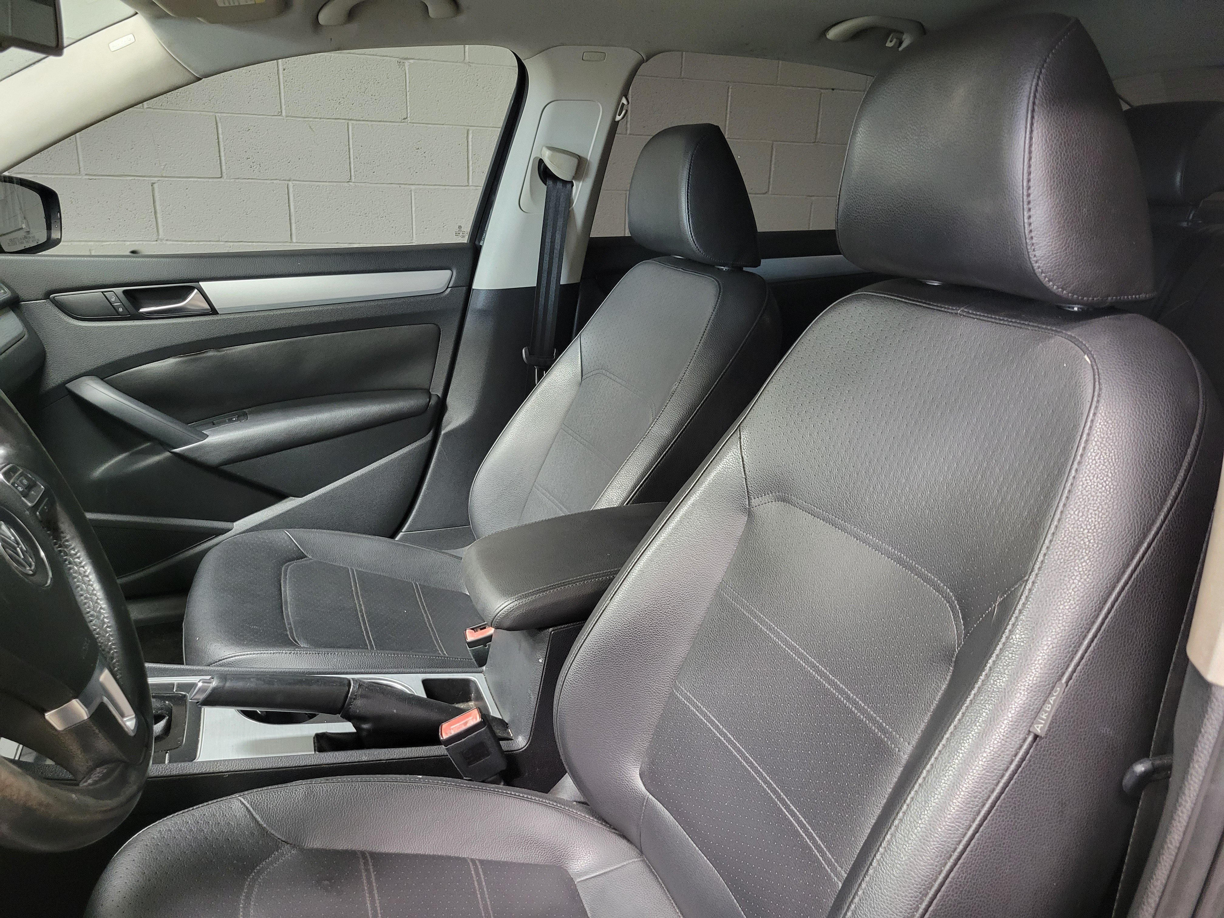 Used 2013 Volkswagen Passat 2.5 SE FWD image 15