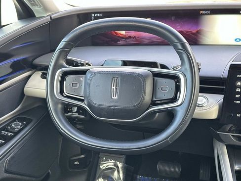 Used 2024 Lincoln Nautilus Reserve image 16